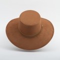 Sombrero de ala ancha color canela  